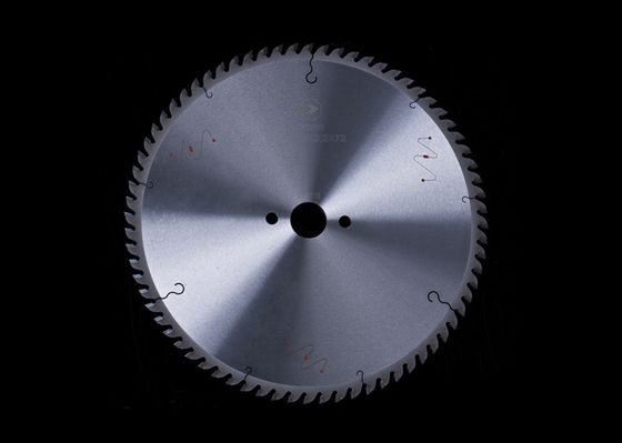 L'acier japonais T.C.T d'OEM SKS scie la lame pour couper le panneau à base de bois 300x3.2x2.2x30x72T