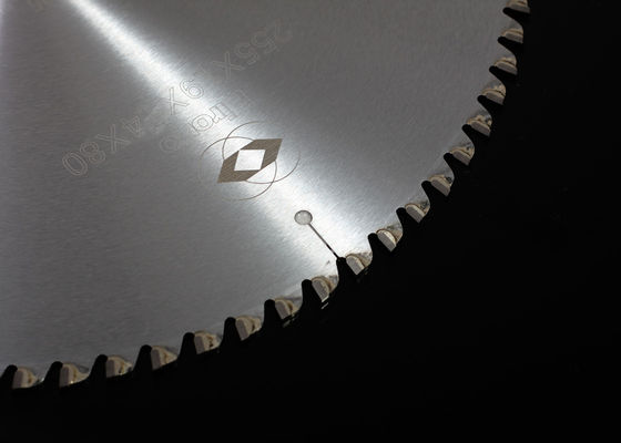La coupe en métal d'astuce de cermet scie la lame de scies froide d'astuce de Japonais des lames/54z 60z 250mm 285mm