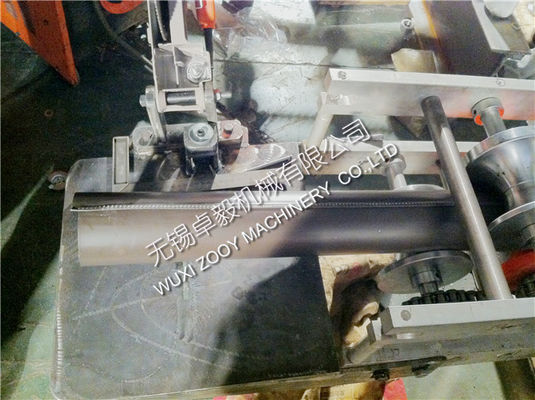 Petit pain rond de tuyau de descente d'eaux ménagères en métal semi-automatisé formant la machine avec 11 stations
