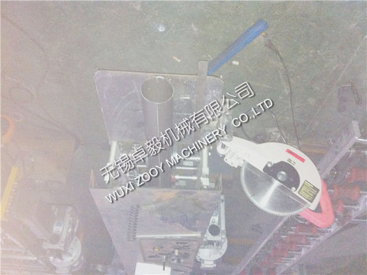 Petit pain rond de tuyau de descente d'eaux ménagères en métal semi-automatisé formant la machine avec 11 stations