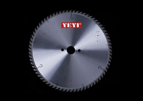 La circulaire multifonctionnelle de CTT scie la lame pour couper le panneau à base de bois 300mm dans la finition de satin