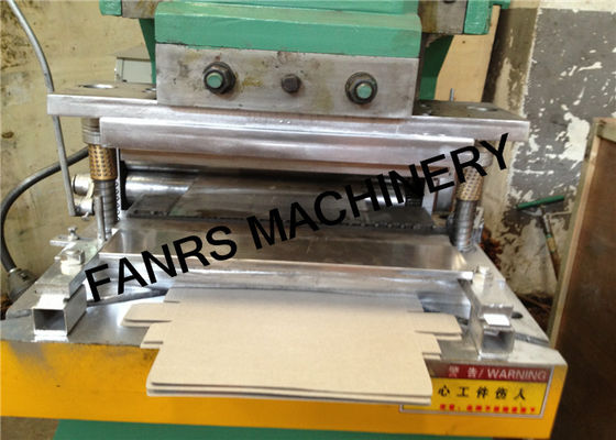 La fixation de boîte de papier scie la machine à relier de lame avec la coupe de alimentation automatique