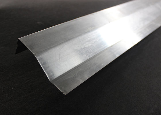 La décoration du métal a suspendu le plafond en aluminium Waved a formé 0.7mm pour des tuiles de plafond de bureau