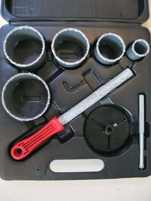 Les outils de coupe de carbure de tungstène de coupe en métal 73mm 83mm le » trou 2-7/8 ont vu le peu de foret
