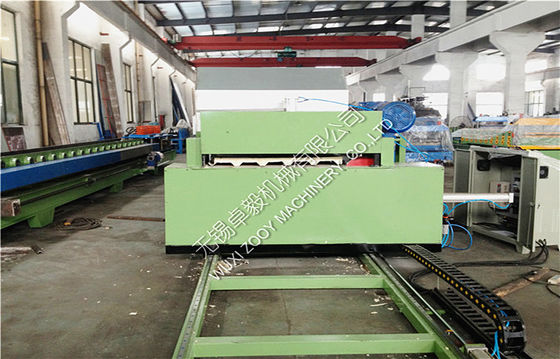 Volant a vu couper la machine de panneau "sandwich" d'unité centrale, machine écumante d'unité centrale de haute presse