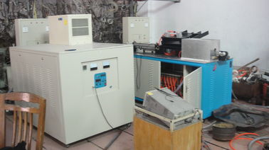 équipement superbe industriel de chauffage par induction de la fréquence 300KW sonore avec le four de pièce forgéee