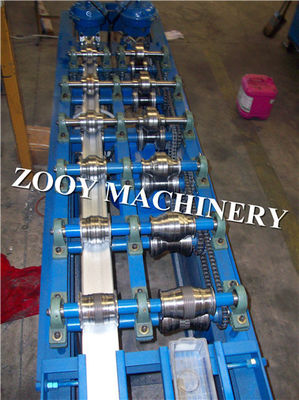 Le goujon et la voie en aluminium de cloison sèche de tôle roulent formant la machine avec la coupe hydraulique